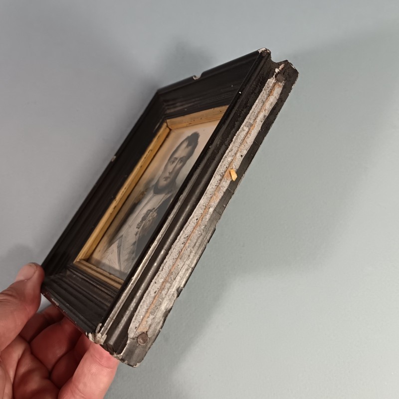 PETIT CADRE SOUVENIR DE L'EMPEREUR NAPOLEON Ier BONAPARTE GRAVURE REHAUSSEE ENCADREMENT ANCIEN